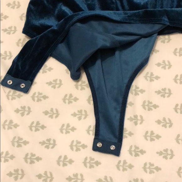 Velour bodysuit - Picture 7 of 7